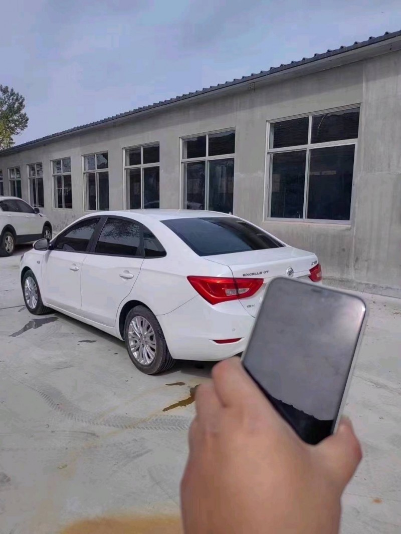 青岛17年别克英朗6