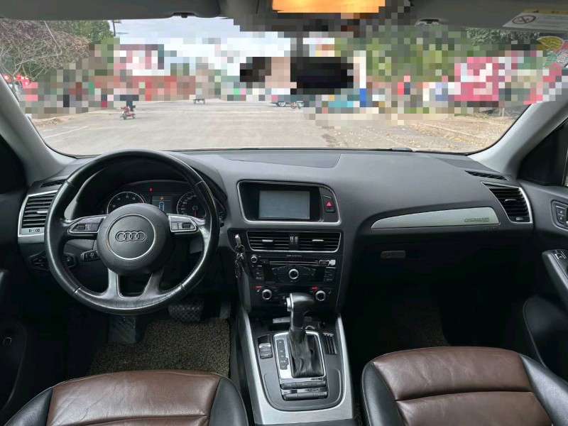 济宁16年奥迪Q55
