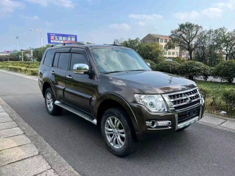 嘉兴18年三菱帕杰罗3
