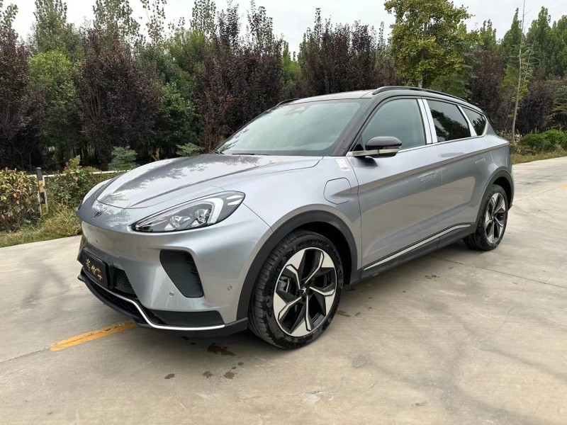 济宁23年极狐汽车阿尔法2