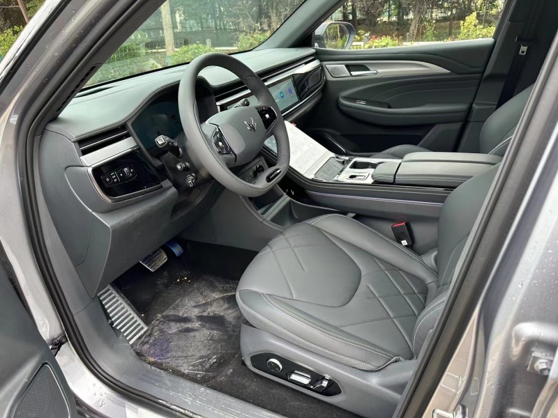 济宁23年极狐汽车阿尔法7