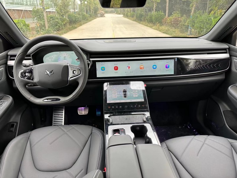 济宁23年极狐汽车阿尔法8