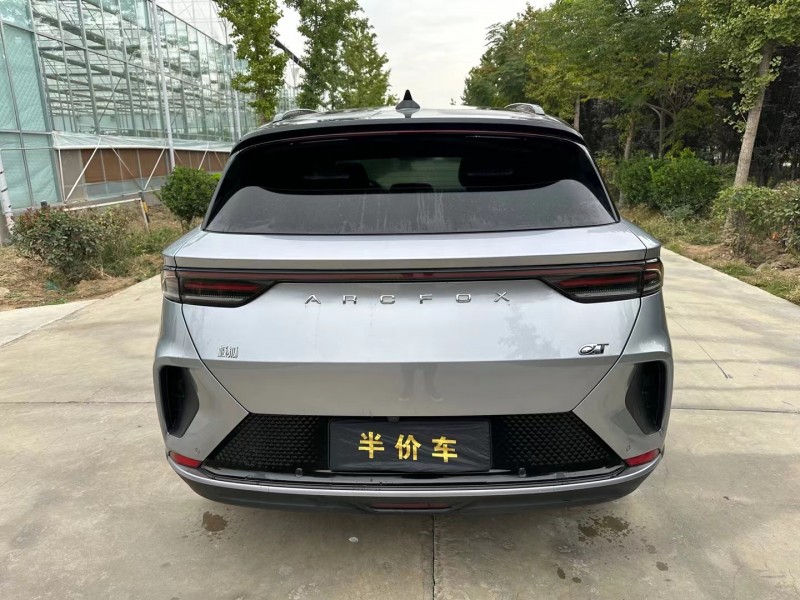 济宁23年极狐汽车阿尔法9