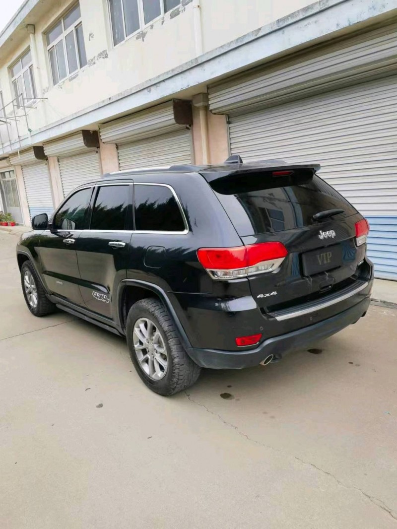 东营16年Jeep大切诺基6