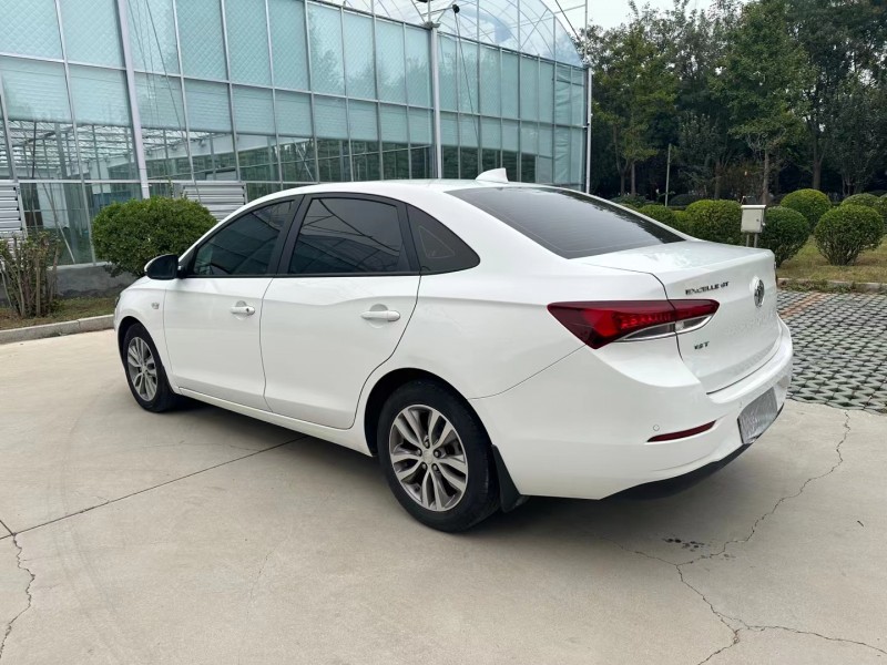 济宁20年别克英朗GT5