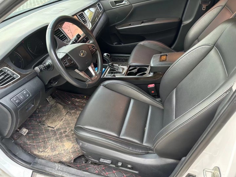 济宁17年现代名图8