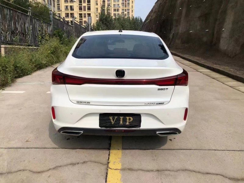 济宁22年长安汽车逸动9