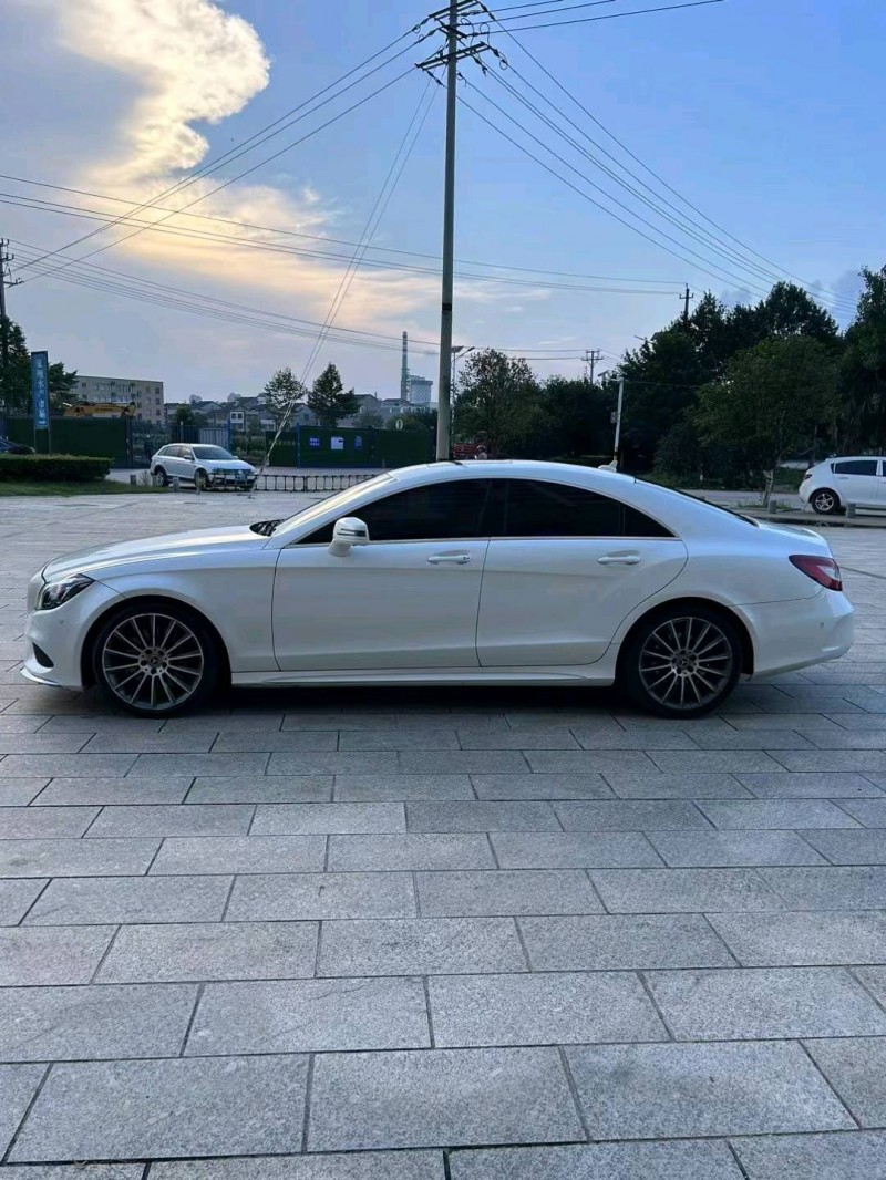宜昌17年奔馳CLS3