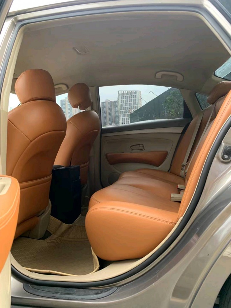 佛山16年日产轩逸8