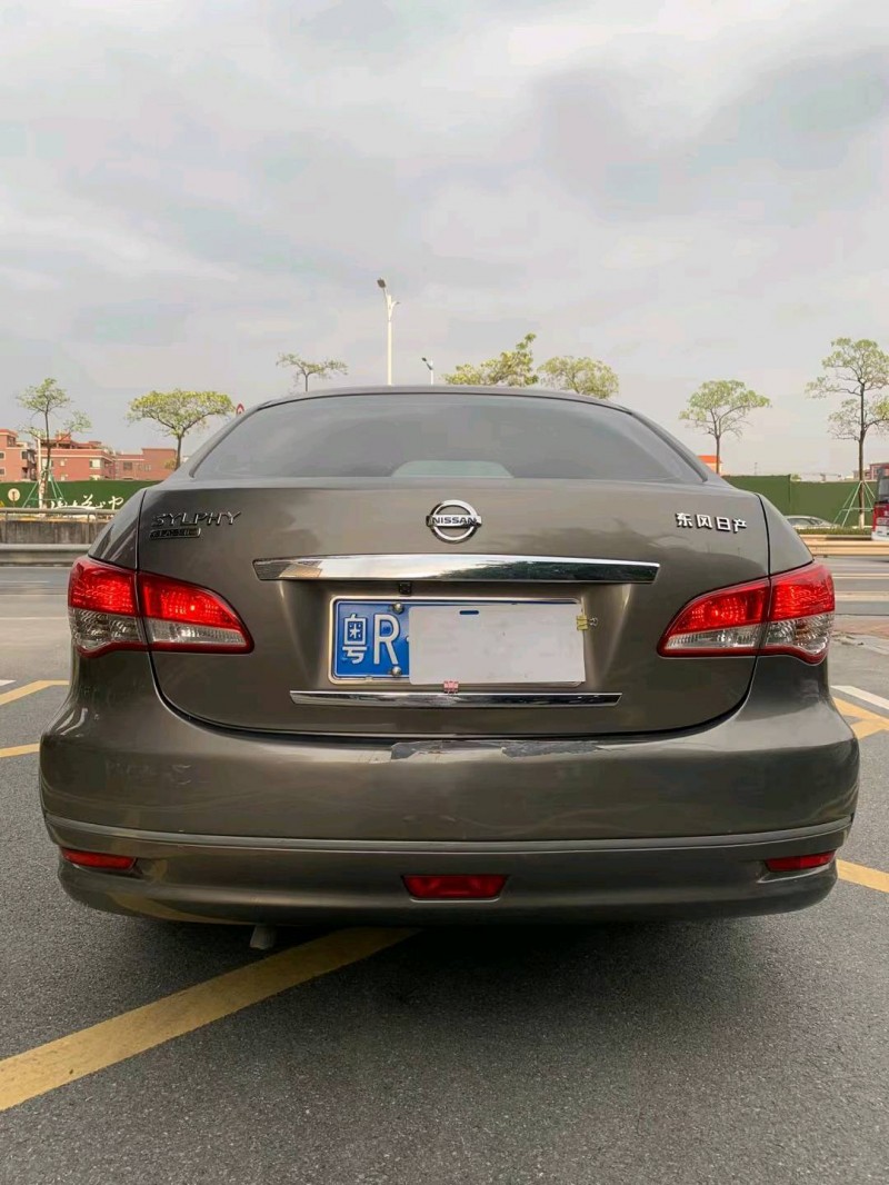 佛山16年日产轩逸9