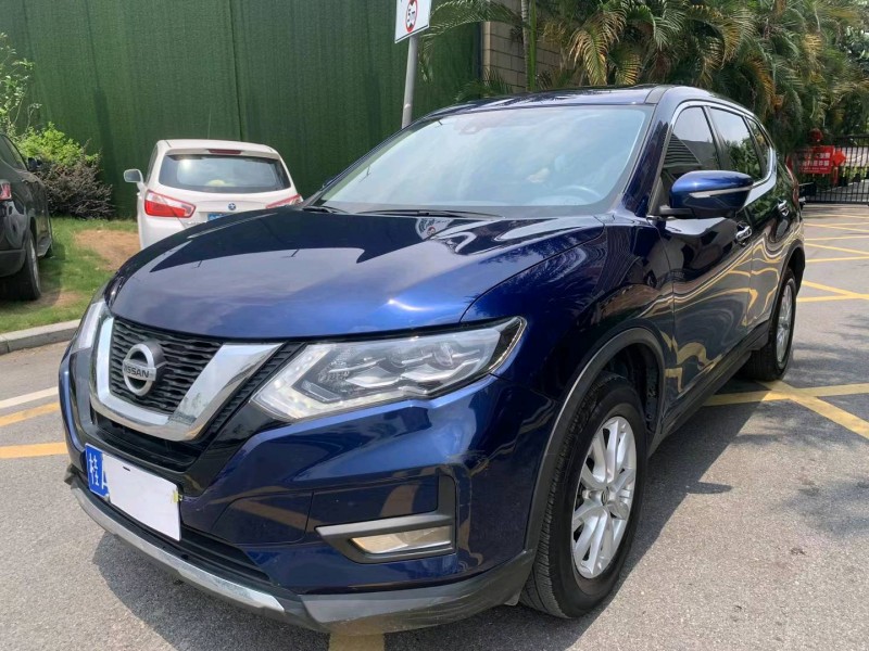 佛山17年日产奇骏2