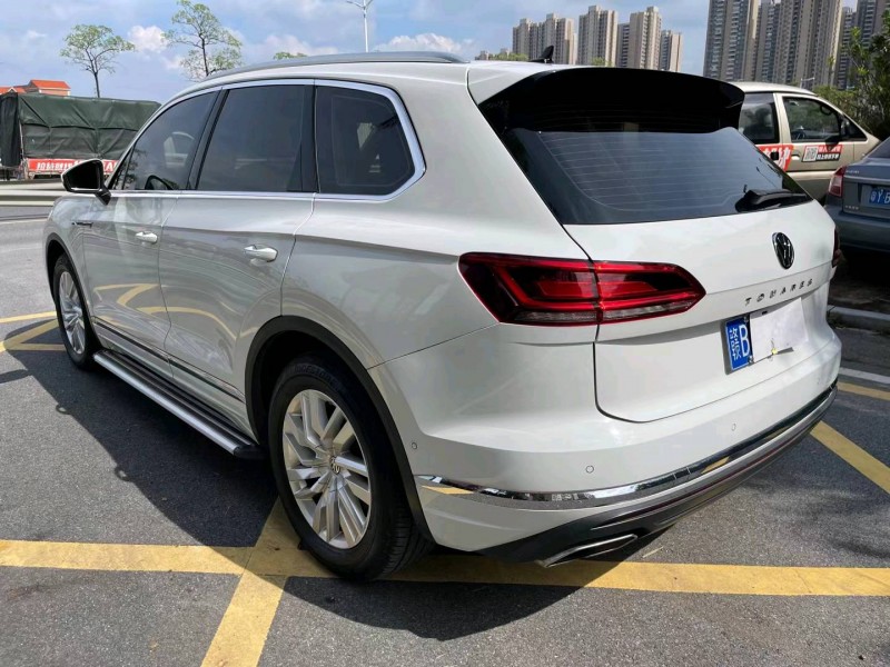 佛山19年大众途锐5