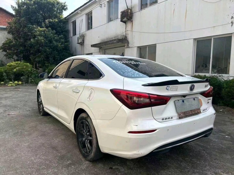 嘉兴20年长安汽车逸动4