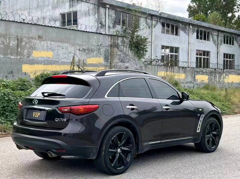 枣庄17年英菲尼迪QX707