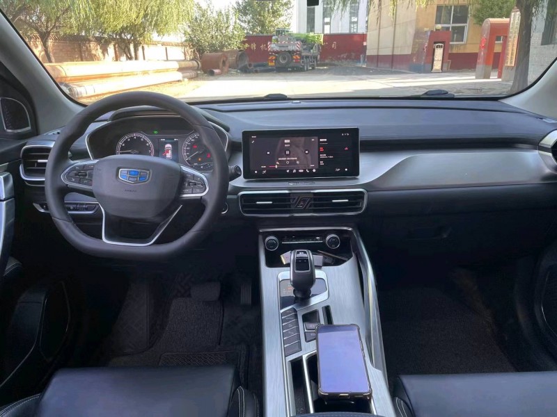 保定19年吉利缤越7