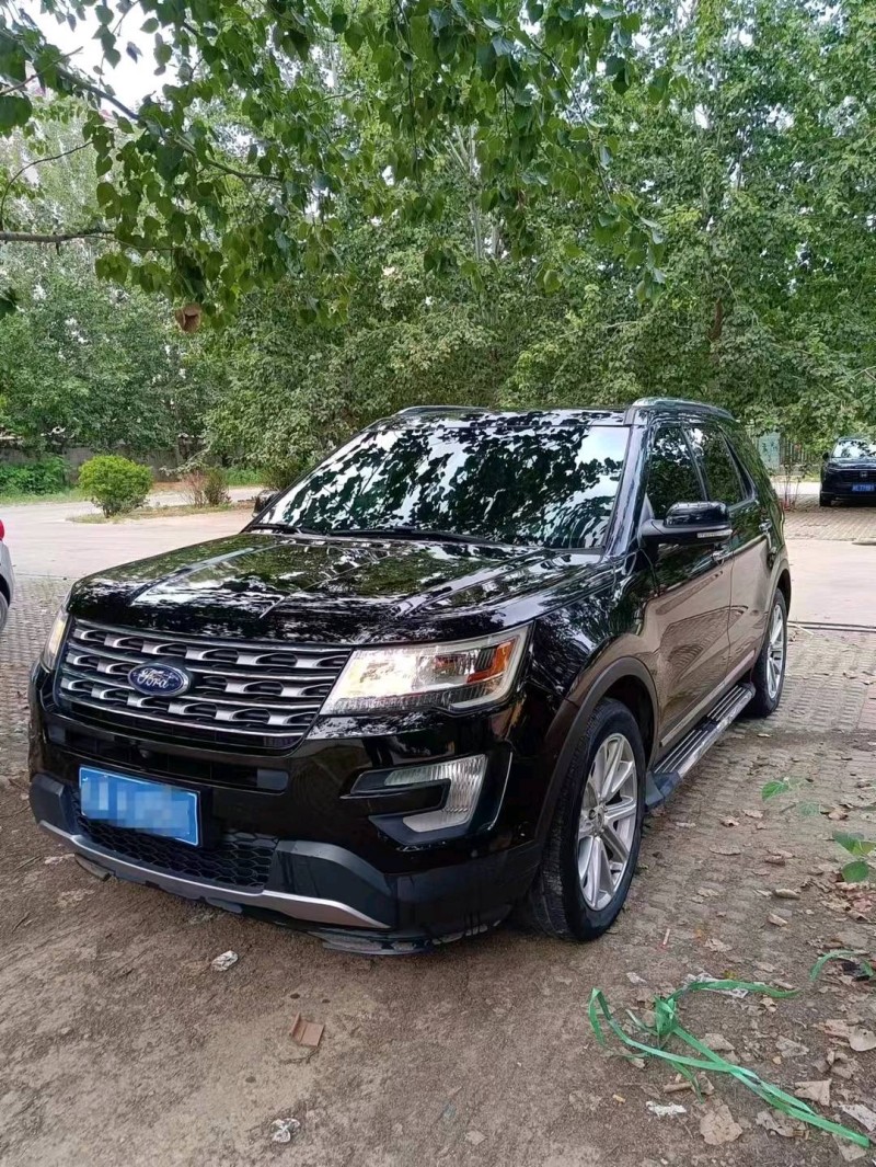 保定16年福特探险者2