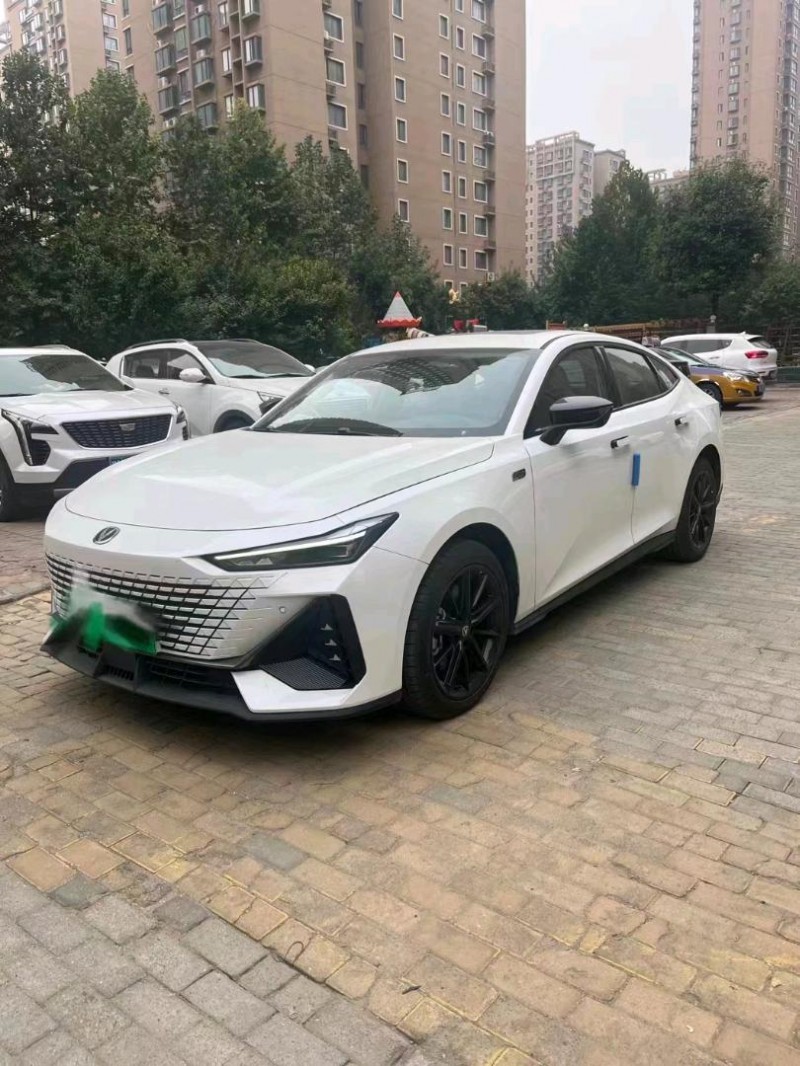 平頂山23年長安汽車UNI-V4