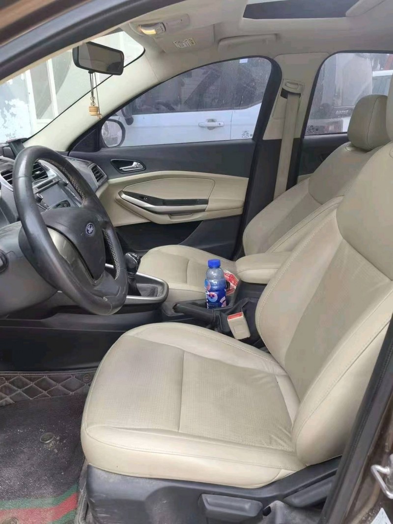 枣庄16年福特福睿斯4