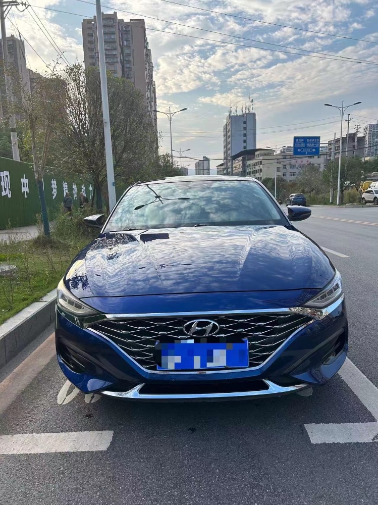 成都20年现代菲斯塔1