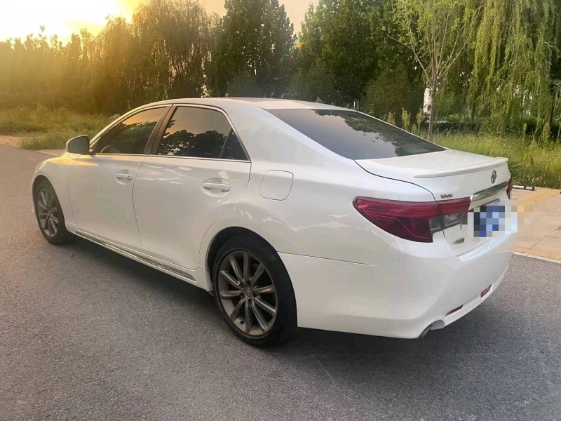 廊坊15年丰田锐志2