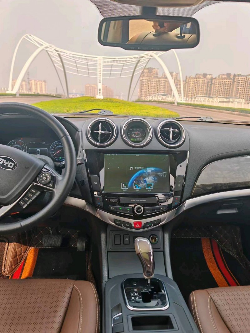 聊城17年比亚迪S76