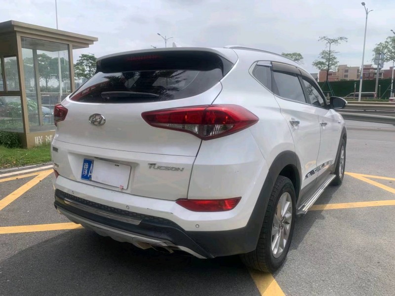 佛山17年现代途胜4