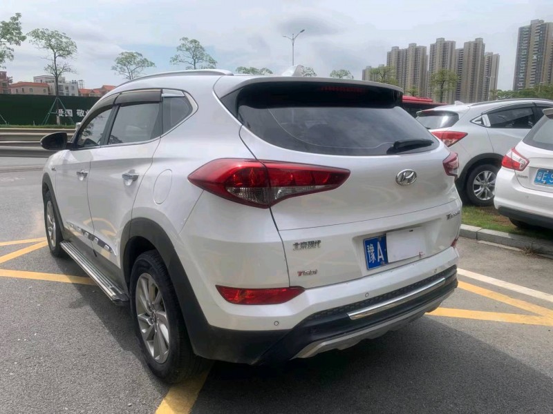 佛山17年现代途胜5