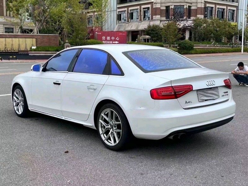 長沙15年奧迪A4L8