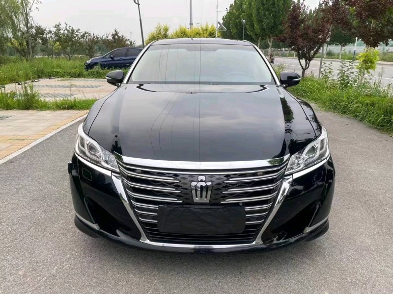 廊坊17年丰田皇冠1