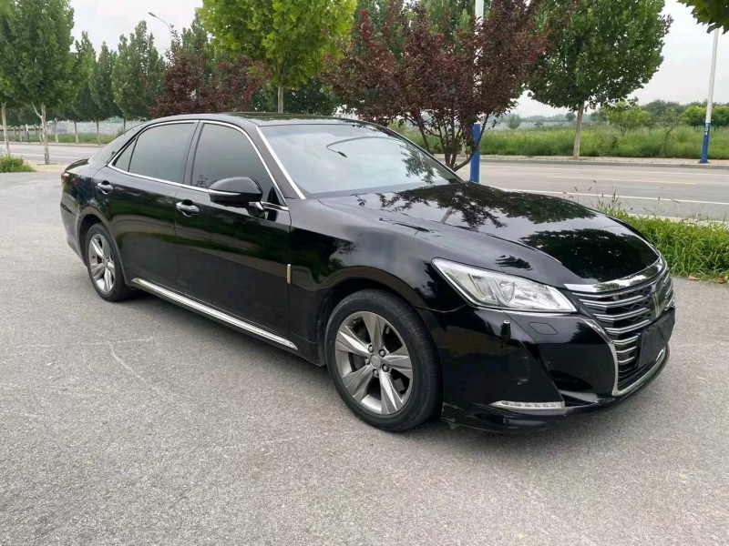 廊坊17年丰田皇冠2