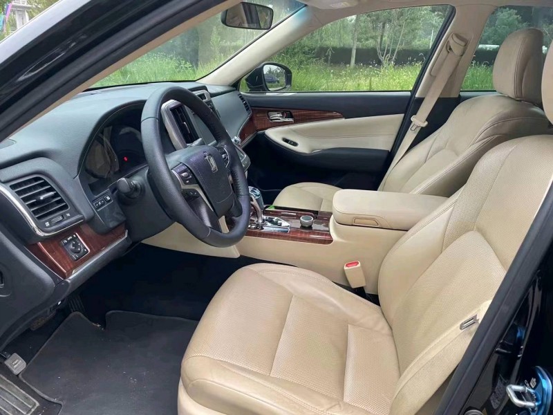 廊坊17年丰田皇冠4