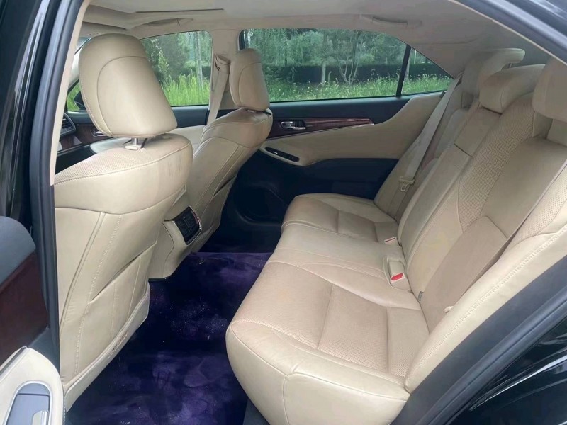 廊坊17年丰田皇冠5