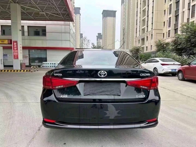 邯郸17年丰田皇冠3