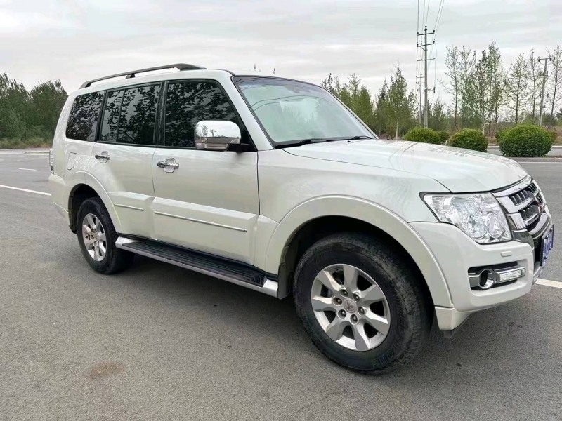 廊坊17年三菱帕杰罗2