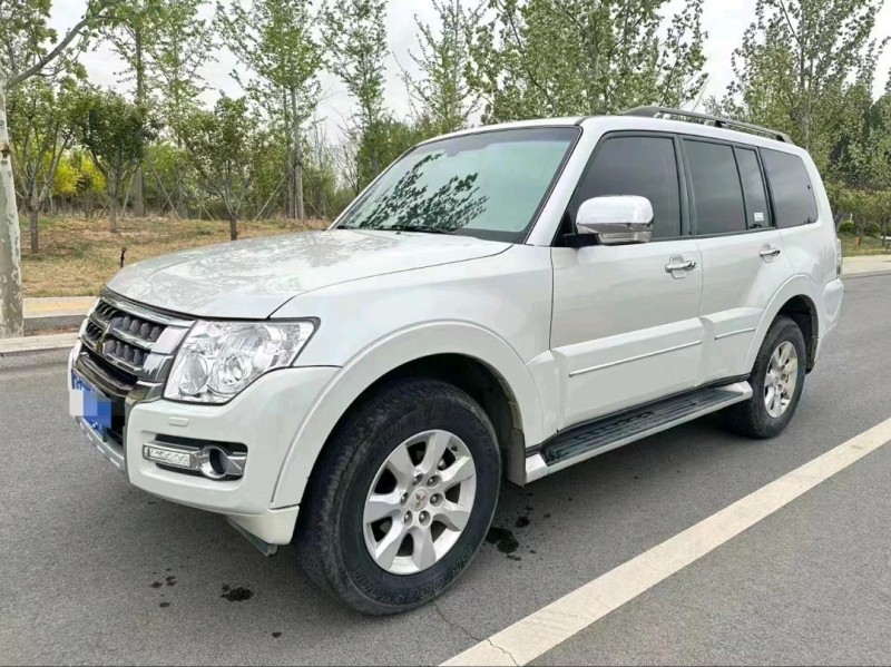 廊坊17年三菱帕杰罗3