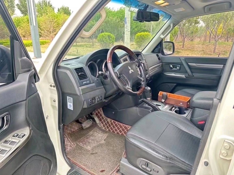 廊坊17年三菱帕杰罗6