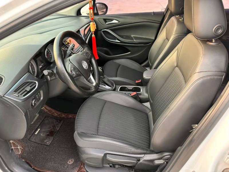 徐州17年别克威朗9