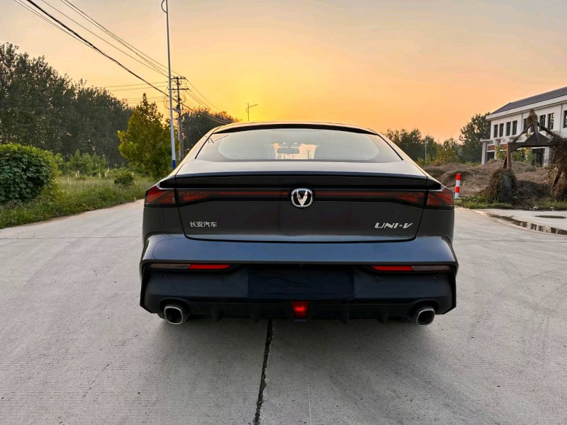 徐州23年长安汽车UNI-V5