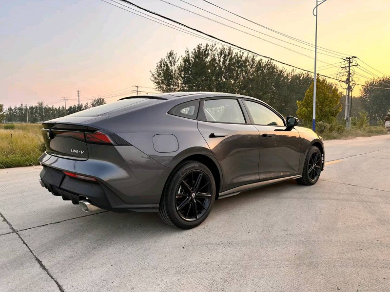 徐州23年长安汽车UNI-V6