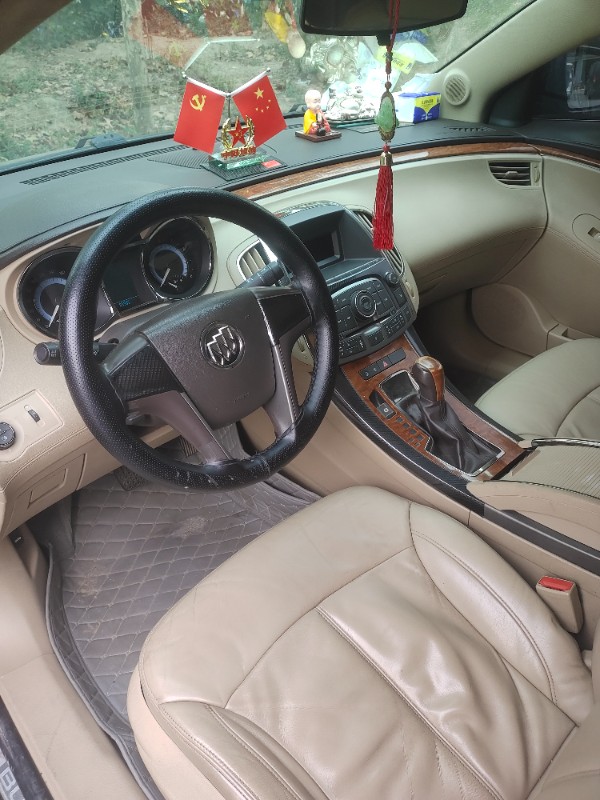 东营10年别克君越1