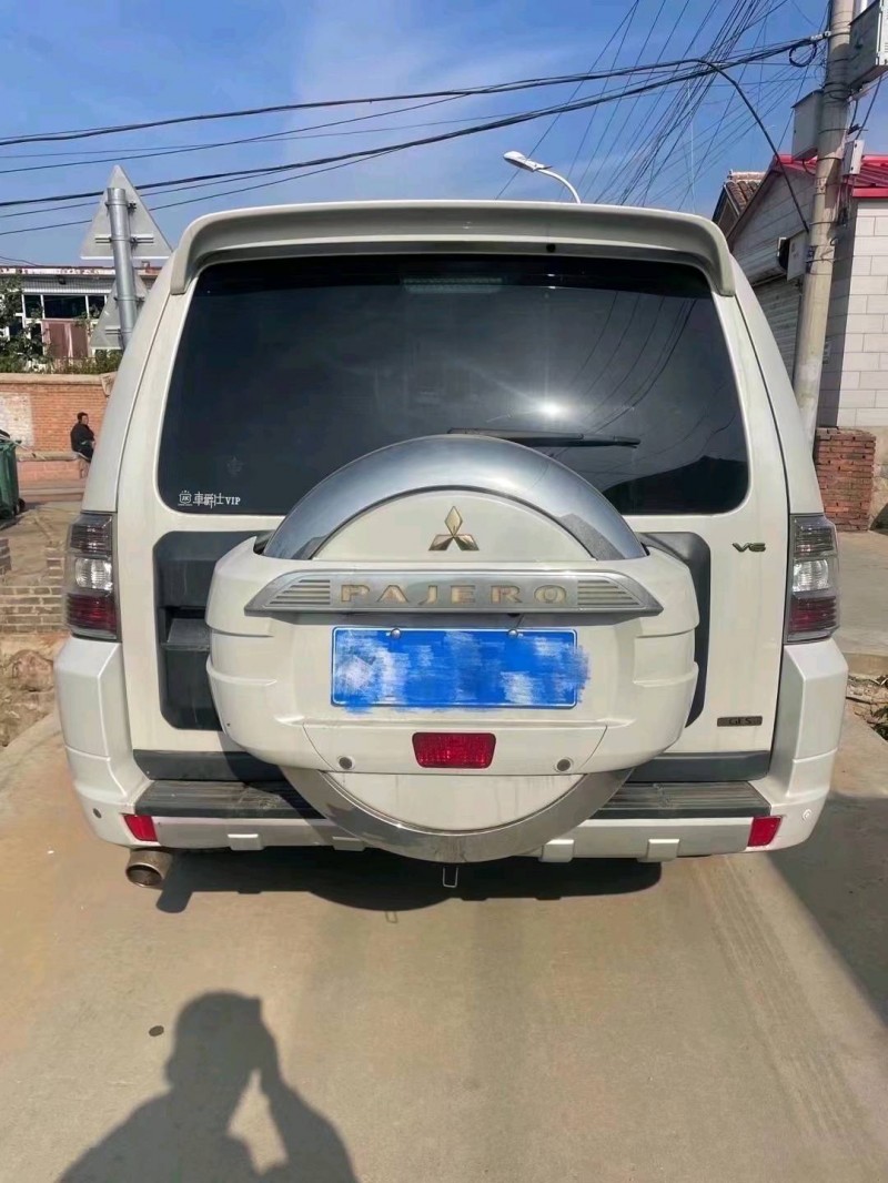 邯郸14年三菱帕杰罗2