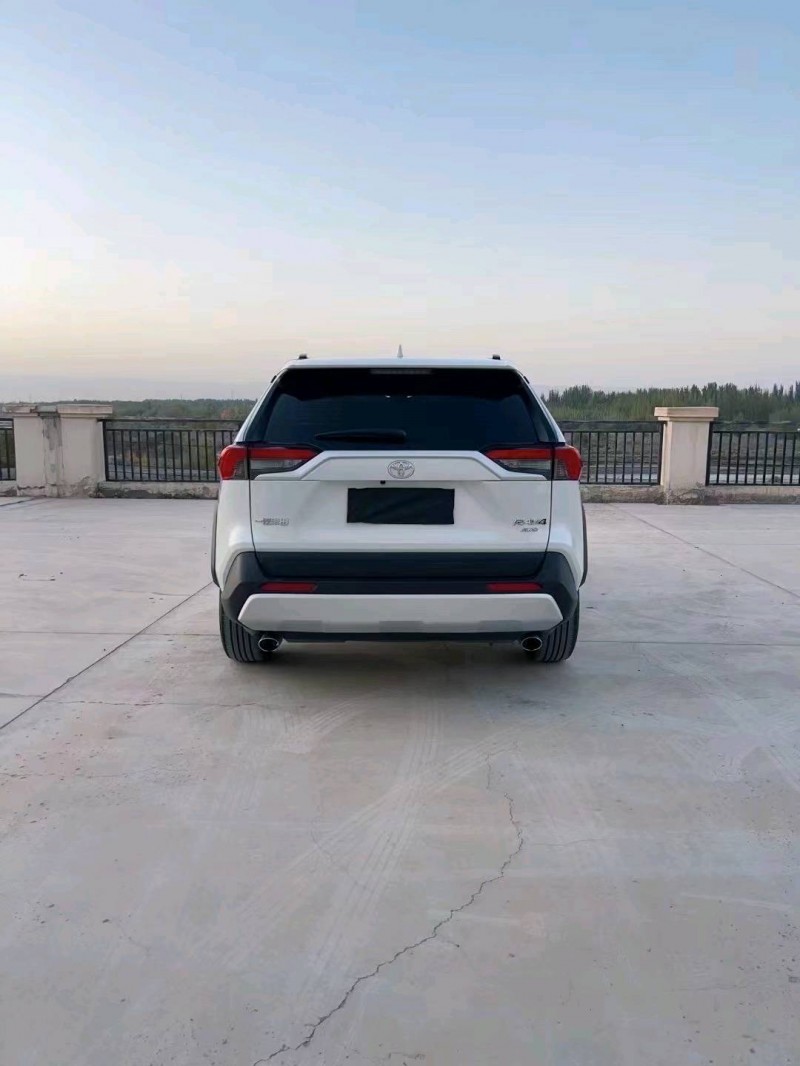 邯郸23年丰田RAV4荣放4