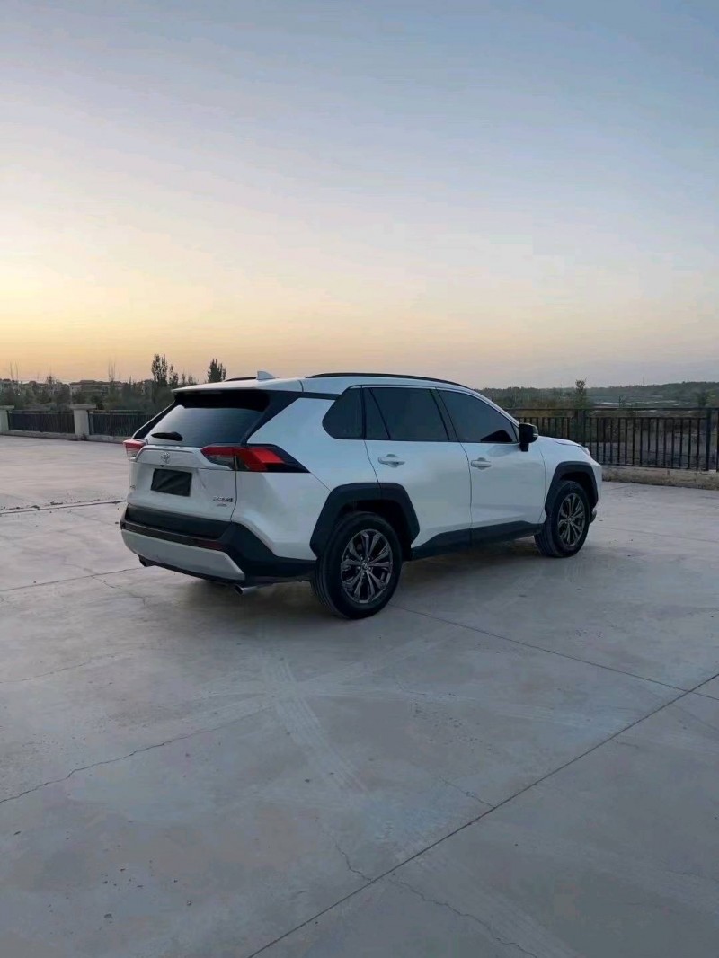 邯郸23年丰田RAV4荣放7