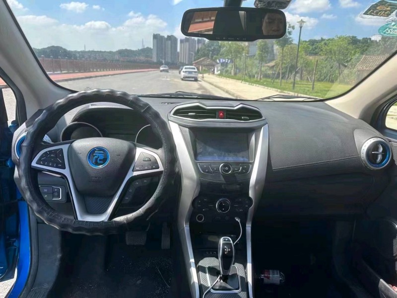 珠海19年比亚迪元7