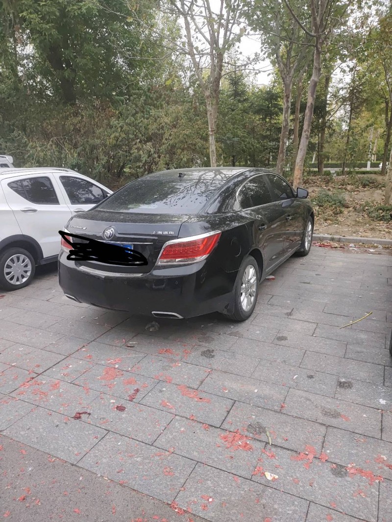 东营10年别克君越2