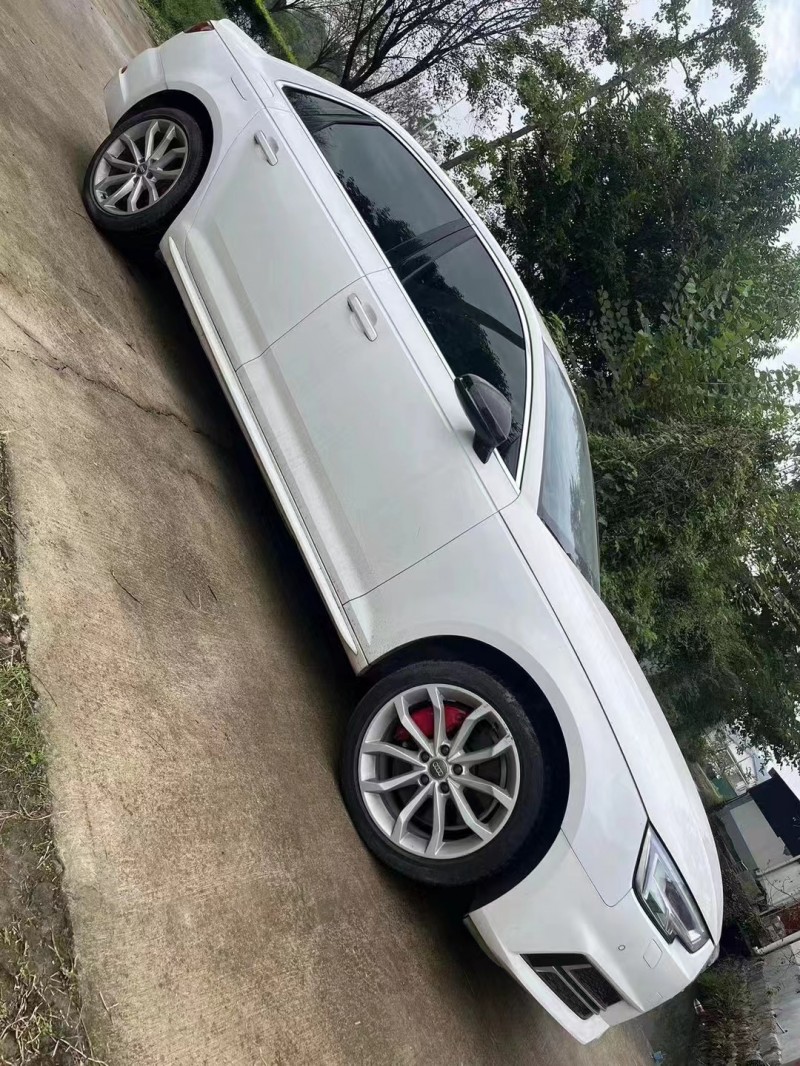 成都17年奥迪A4L3