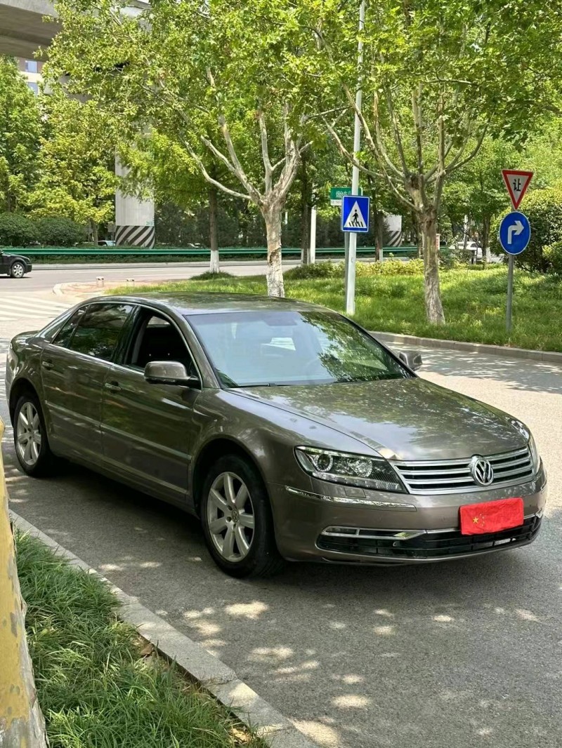 枣庄13年大众辉腾2