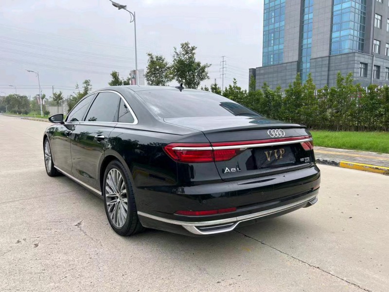 盐城18年奥迪A8L9