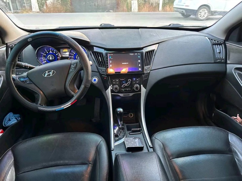 保定14年现代索纳塔八6