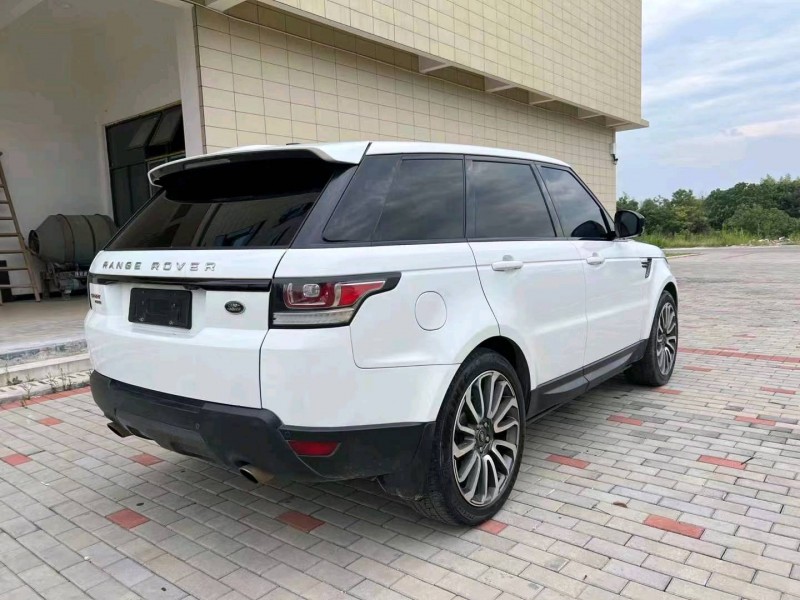 衡阳16年路虎揽胜运动9